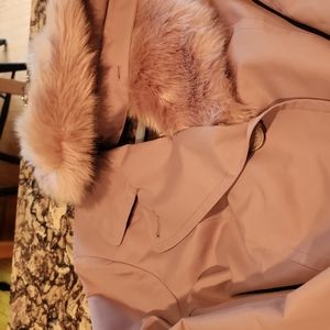 Belted trench coat with removable lining, faux fur collar!